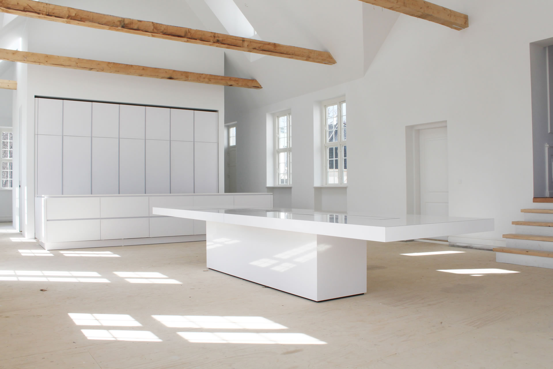 bueromoebel konferenztisch weiss hochglanz lack konferenz moebel besprechung rechteck felix schwake (4)